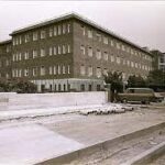 L'attuale sede del liceo in un'immagine degli anni sessanta